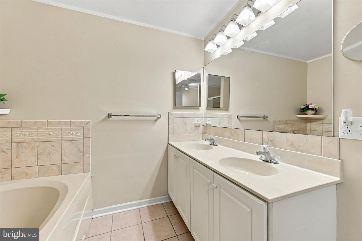 305 Baker Dr Property Photo 15