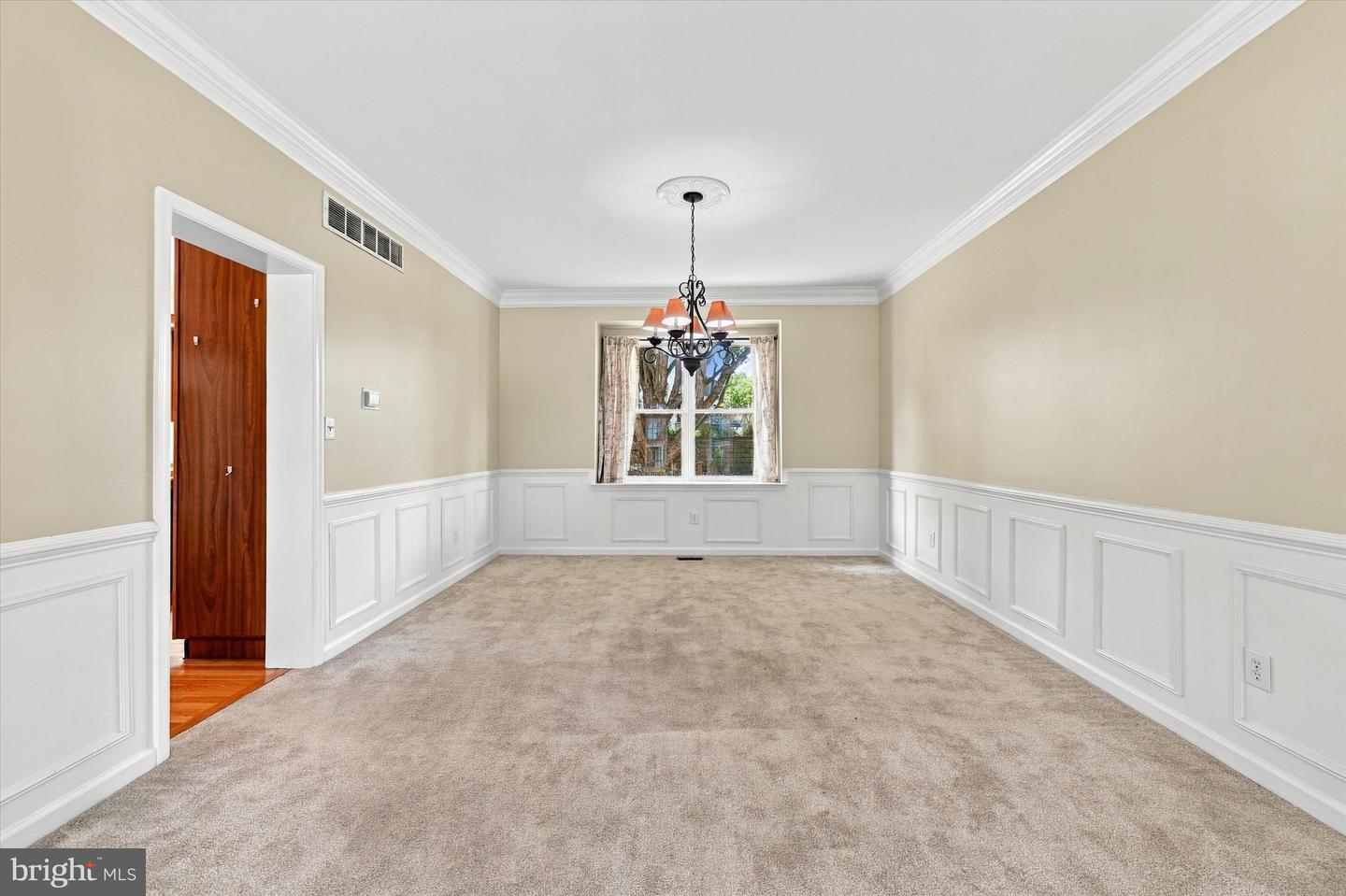 3 Hanson Ln Property Photo 5