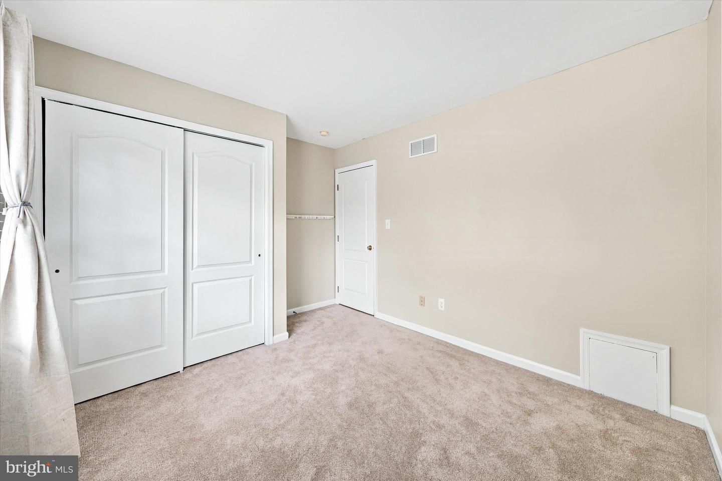 3 Hanson Ln Property Photo 27