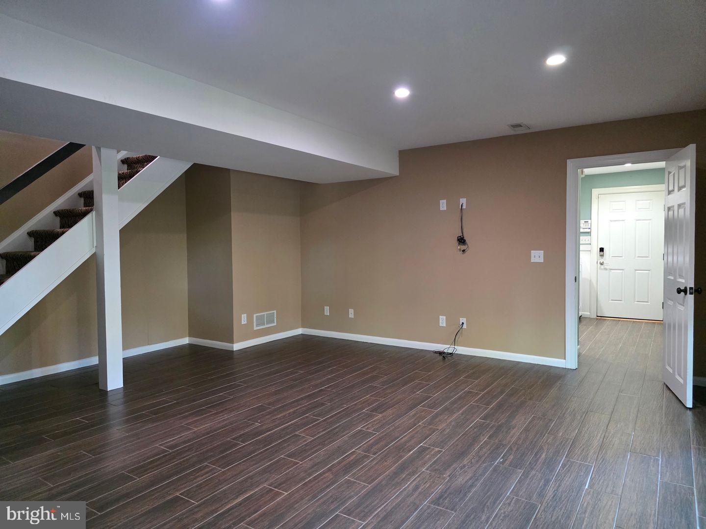 27 Bridleshire Rd Property Photo 9