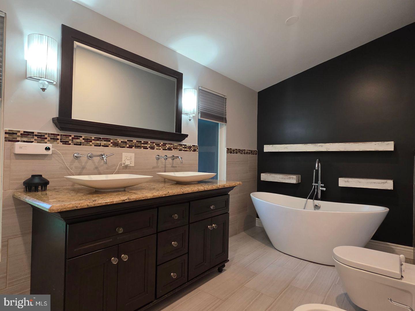 27 Bridleshire Rd Property Photo 13