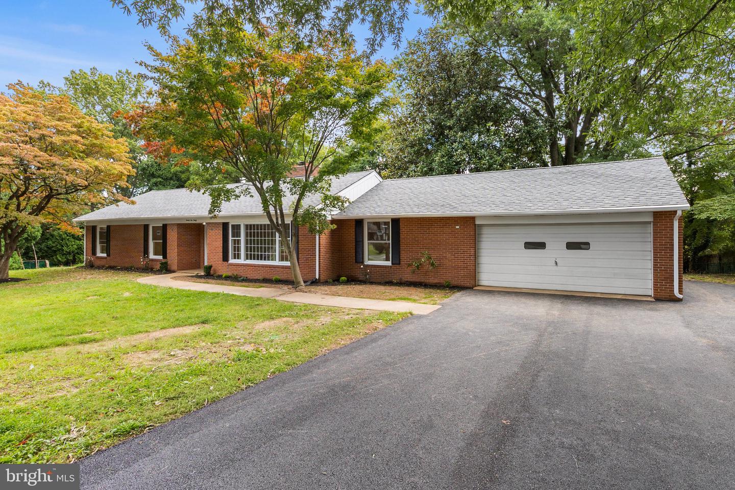 2530 Veterans Dr Property Photo 2