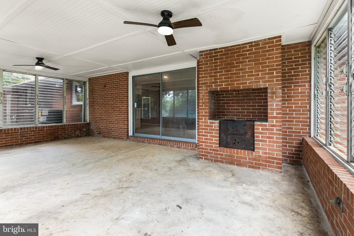 2530 Veterans Dr Property Photo 31