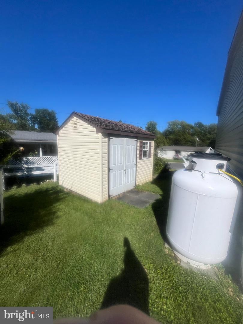 408 Taylor St Property Photo 6