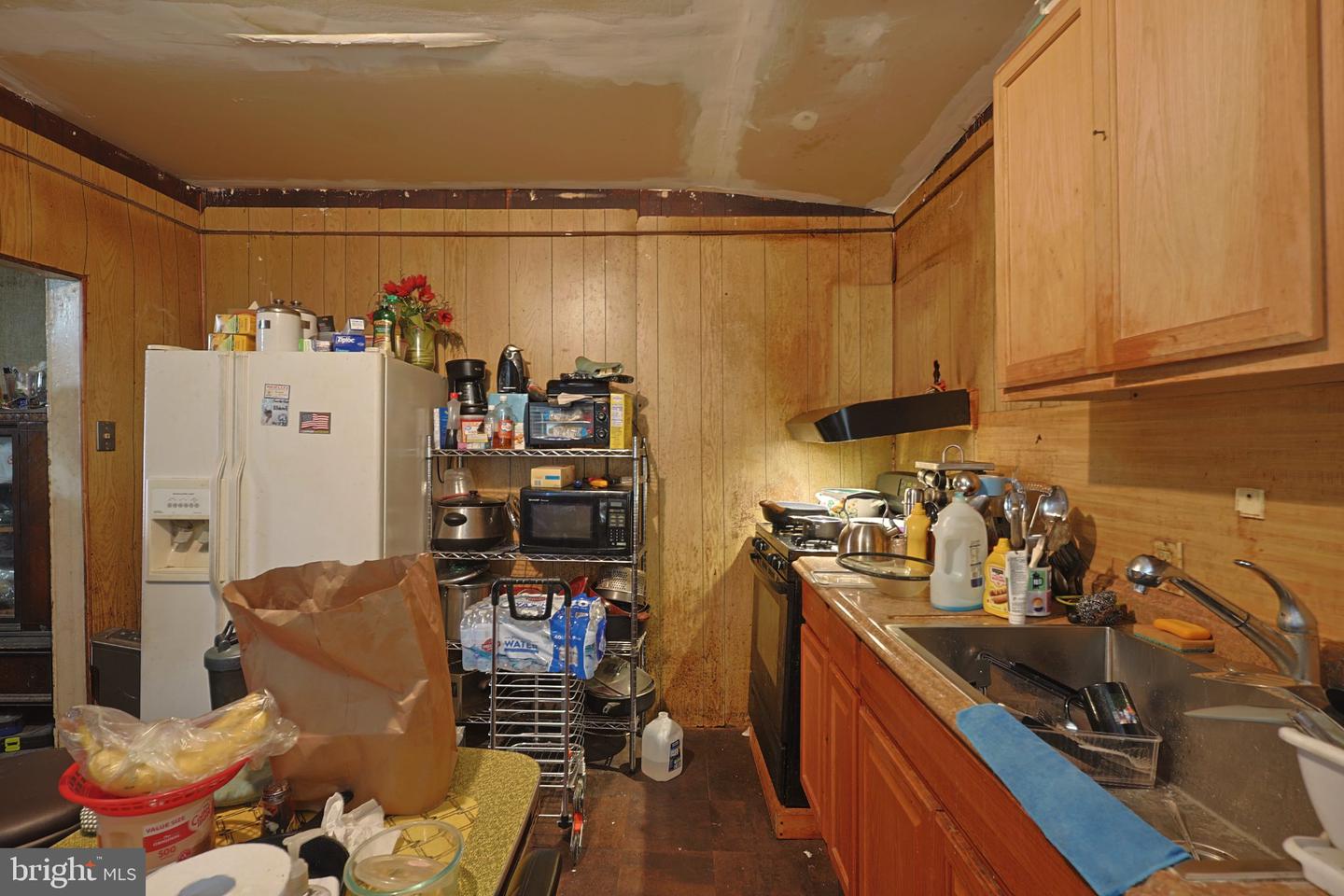 1326 W 3rd St Property Photo 4