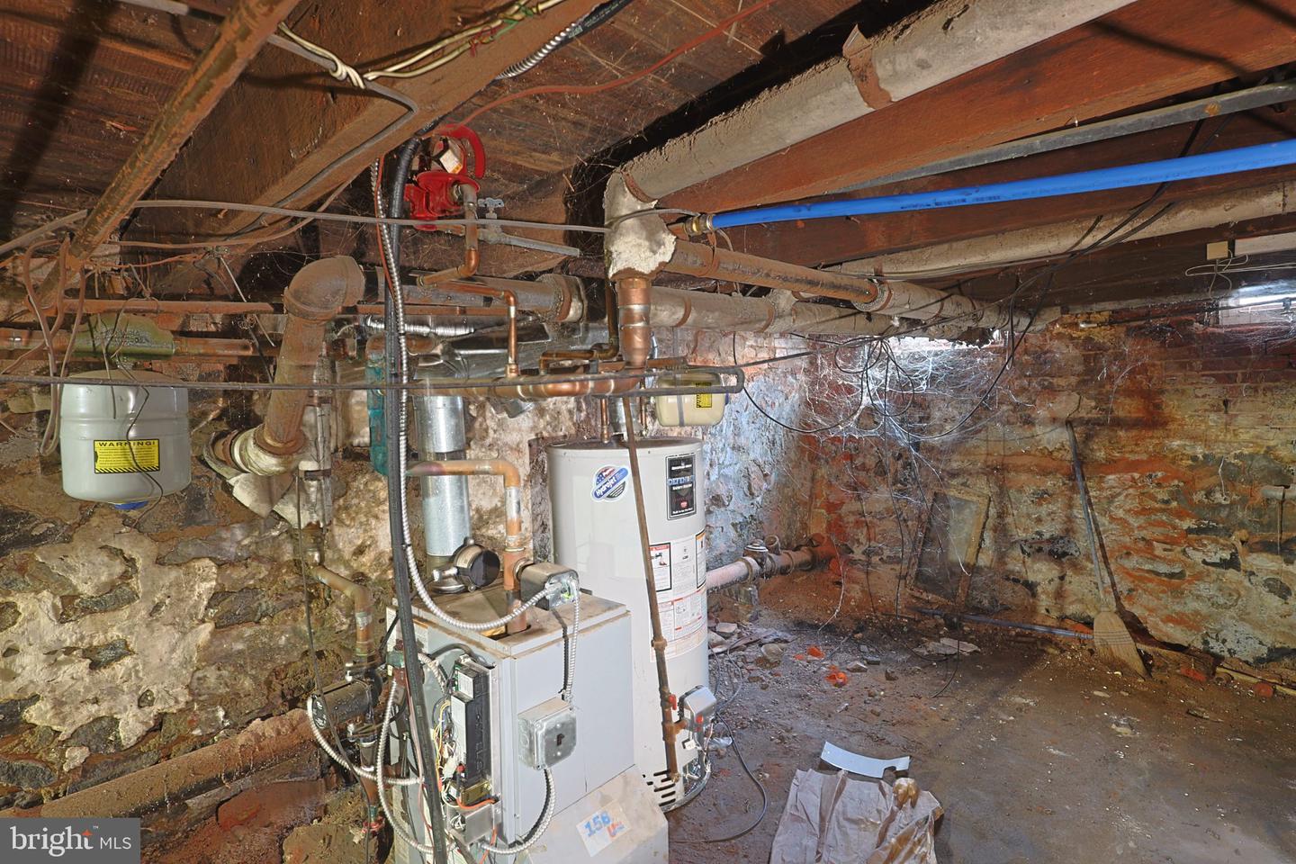 1326 W 3rd St Property Photo 6