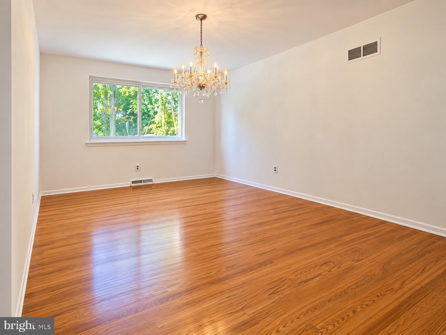 1100 Linda Rd Property Photo 4