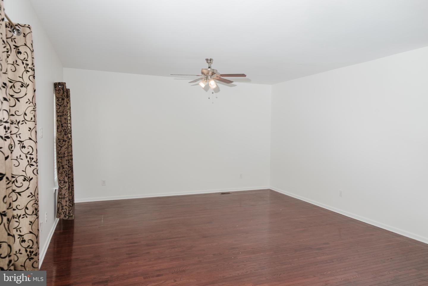 643 Yensid Dr Property Photo 9