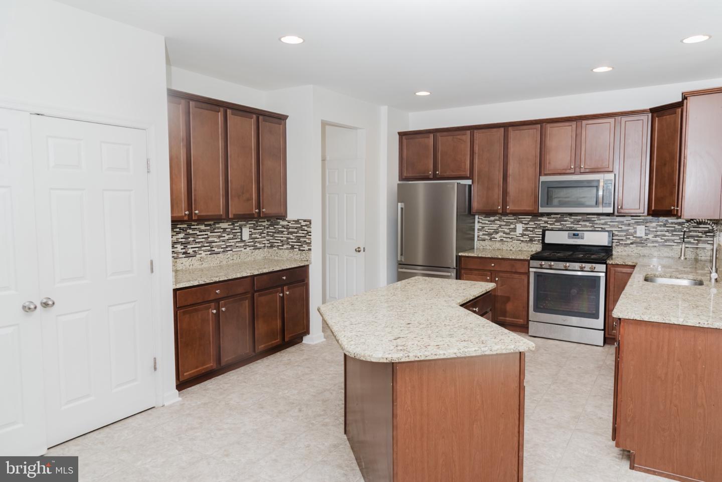 643 Yensid Dr Property Photo 11