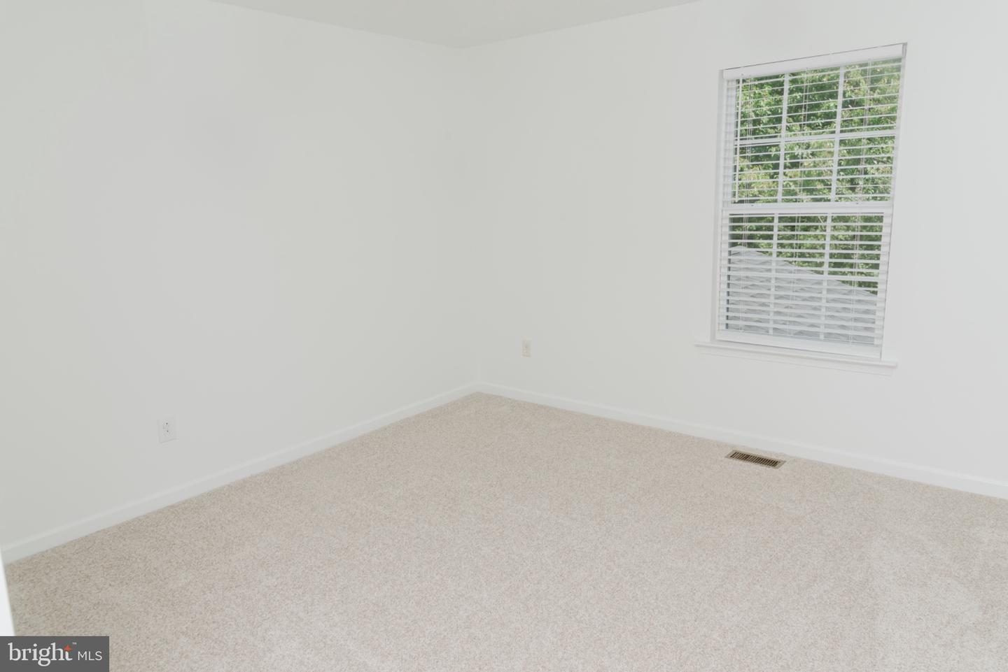 643 Yensid Dr Property Photo 23
