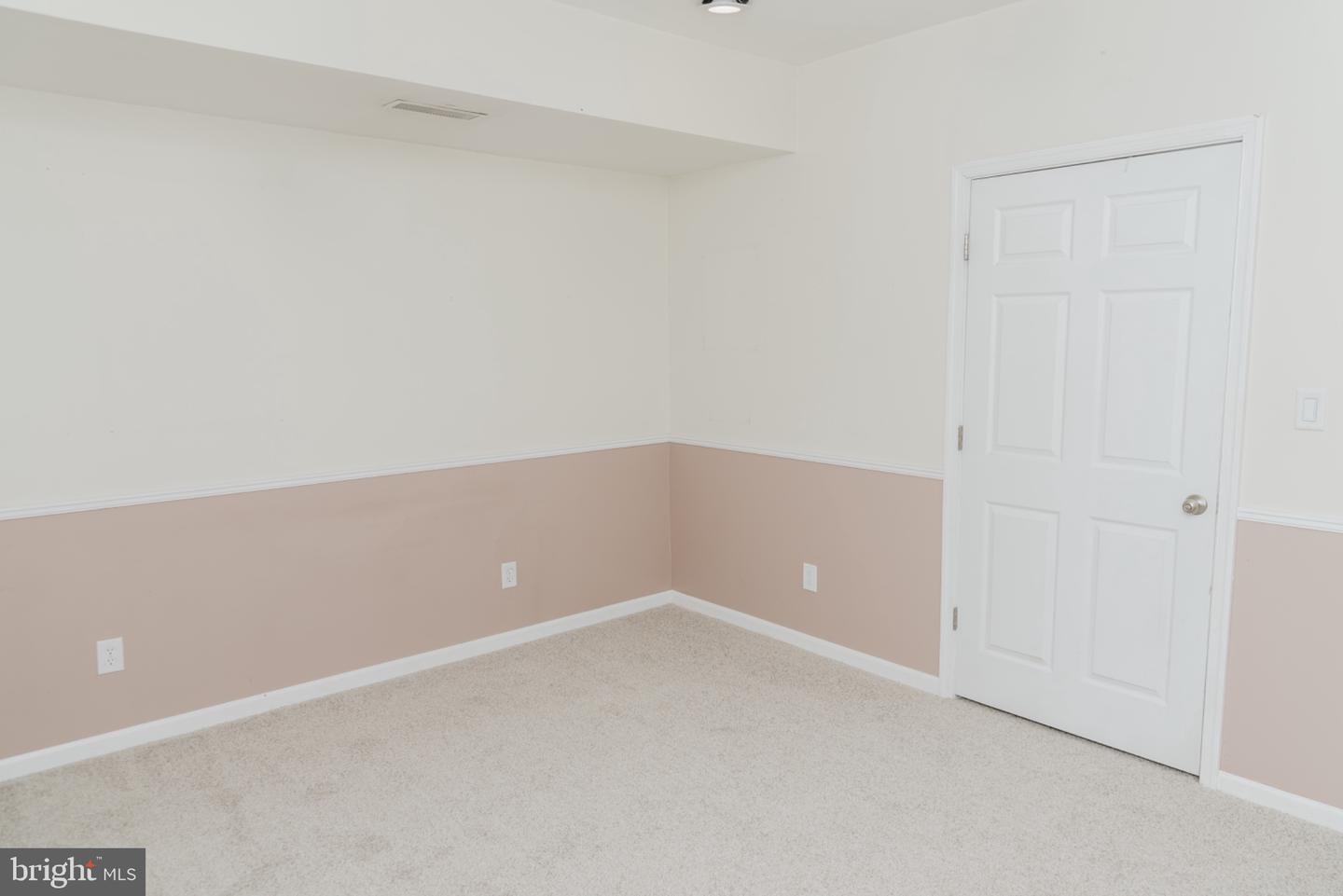 643 Yensid Dr Property Photo 56