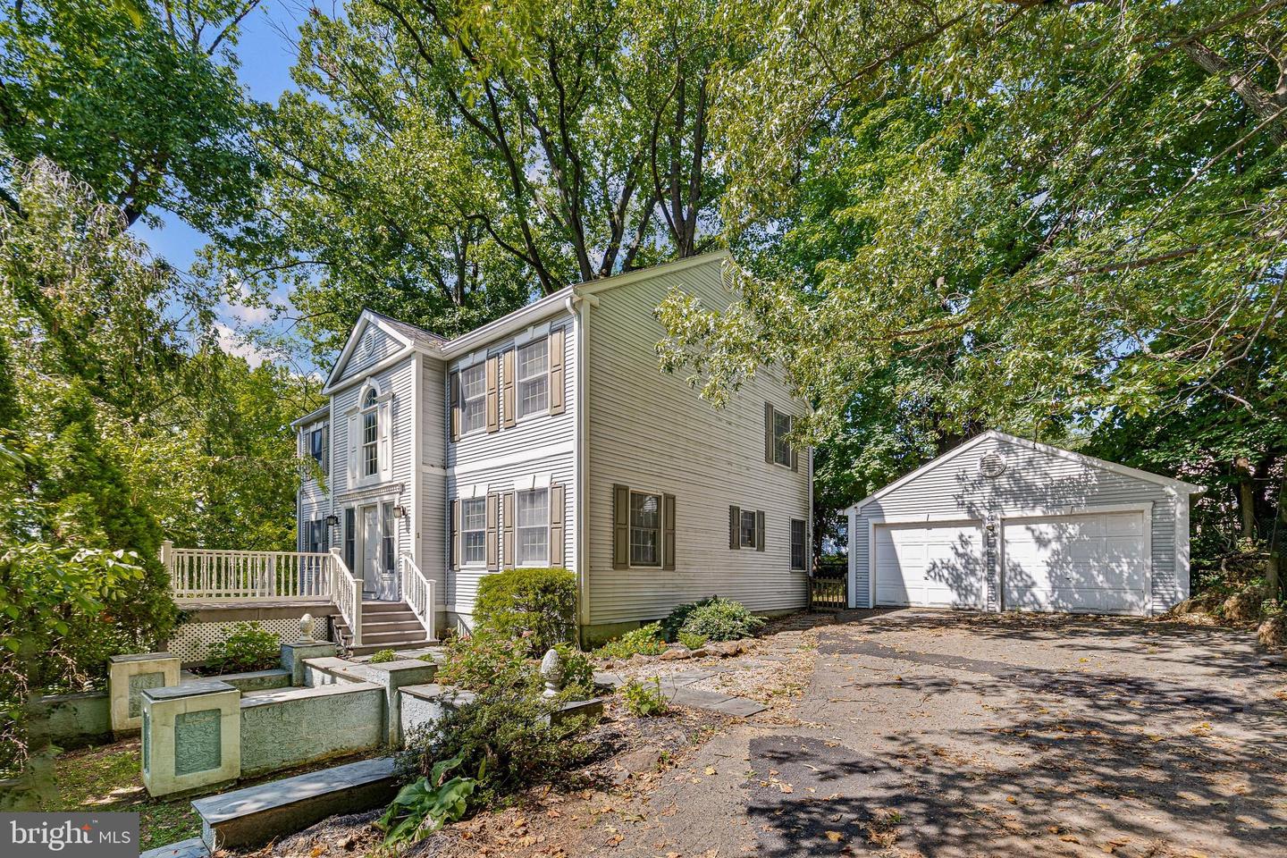 1 Lighthouse Rd Property Photo 2