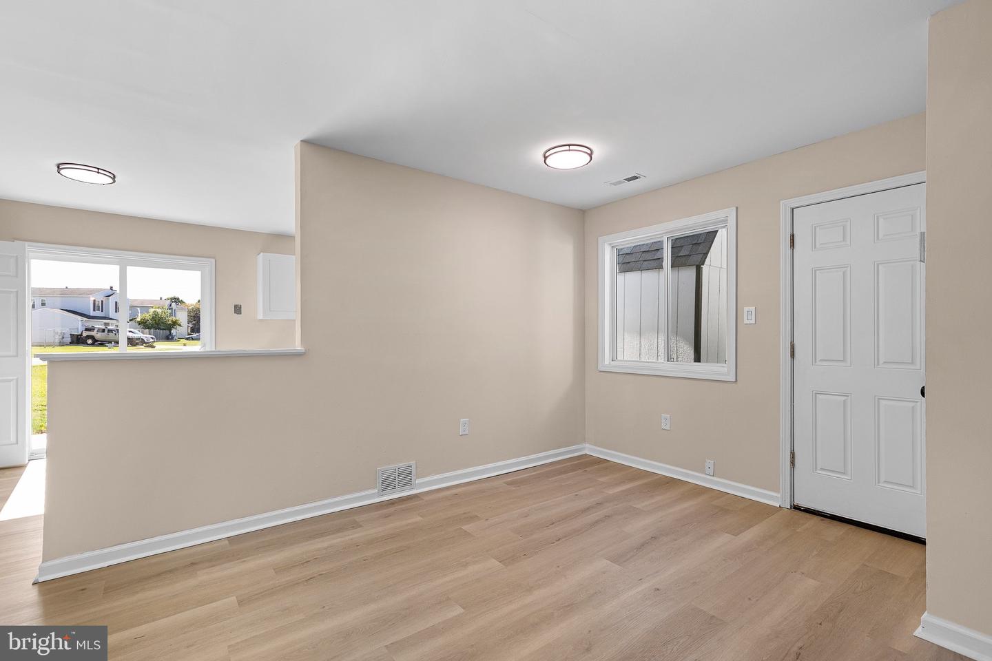 8 Bergen Ct Property Photo 7