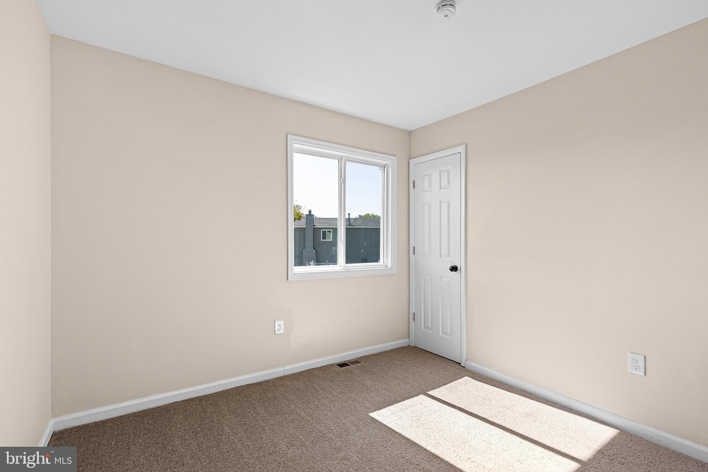 8 Bergen Ct Property Photo 15