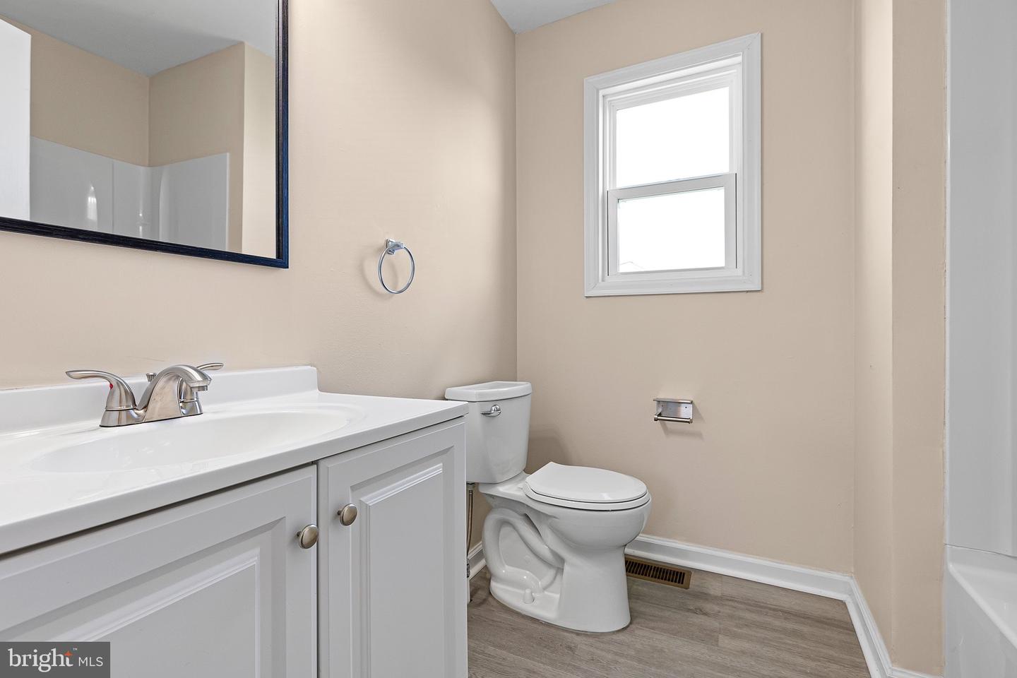 8 Bergen Ct Property Photo 18