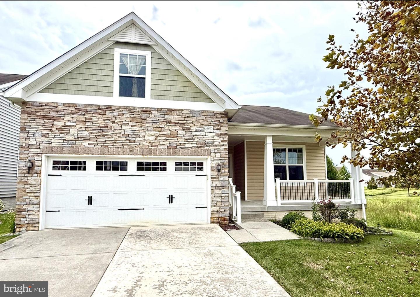 158 Silver Maple Rd Property Photo 1