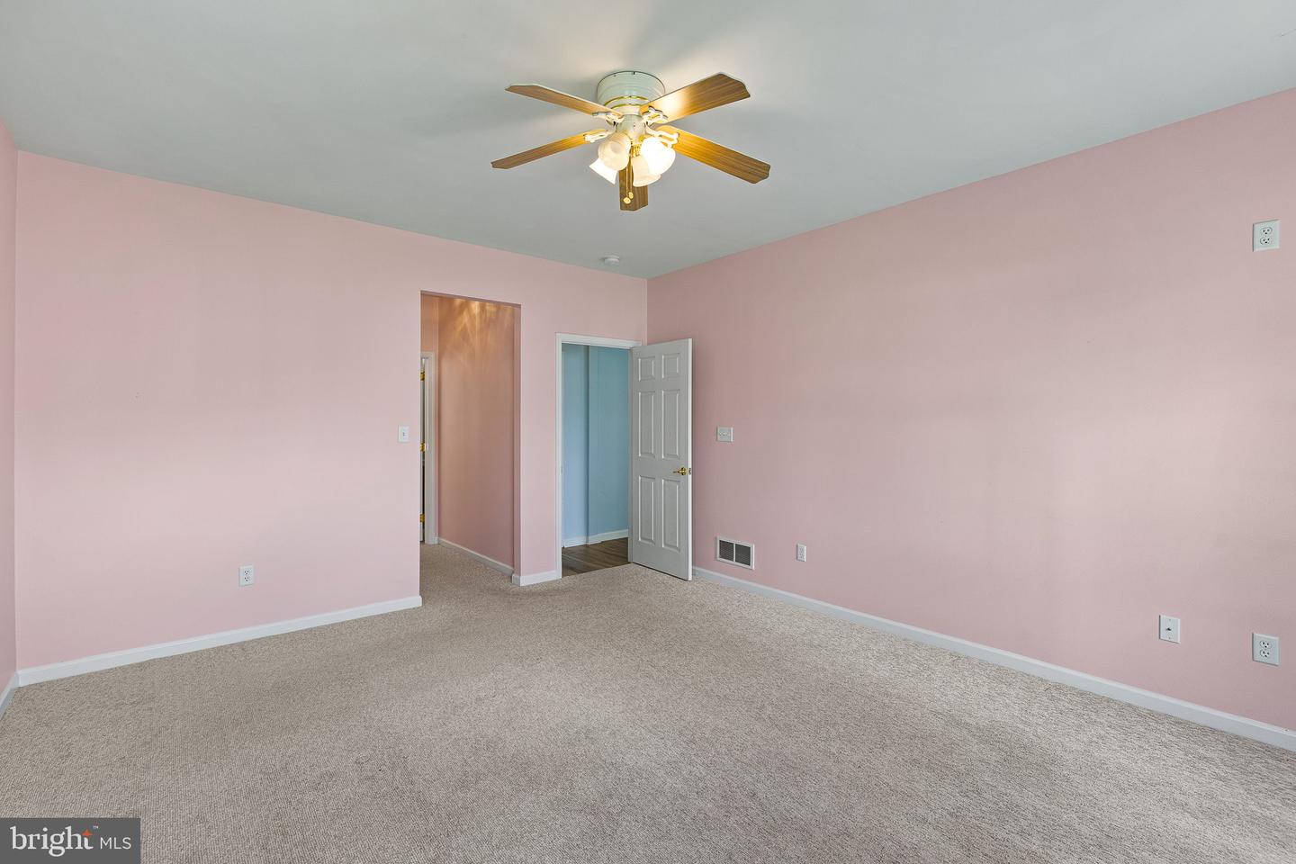 18 Springmill Dr Property Photo 26