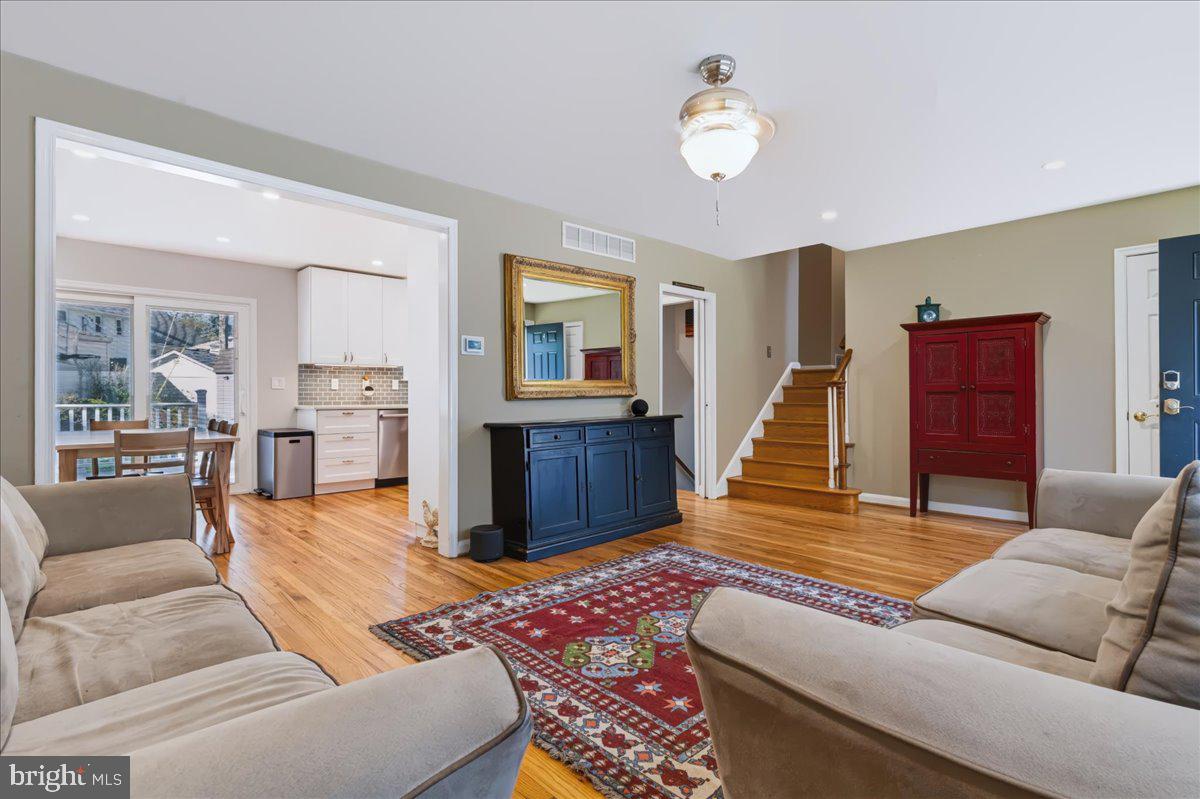 1803 Gravers Ln Property Photo 6