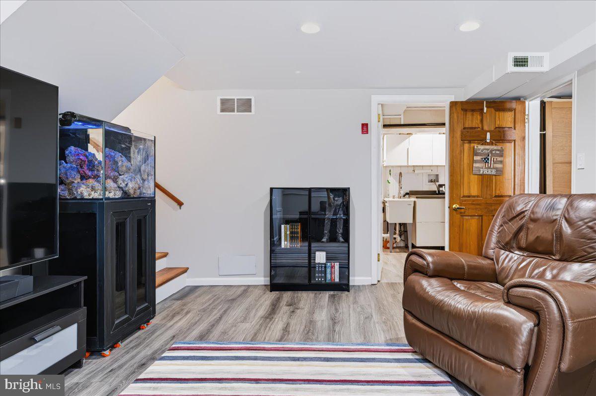 1803 Gravers Ln Property Photo 21