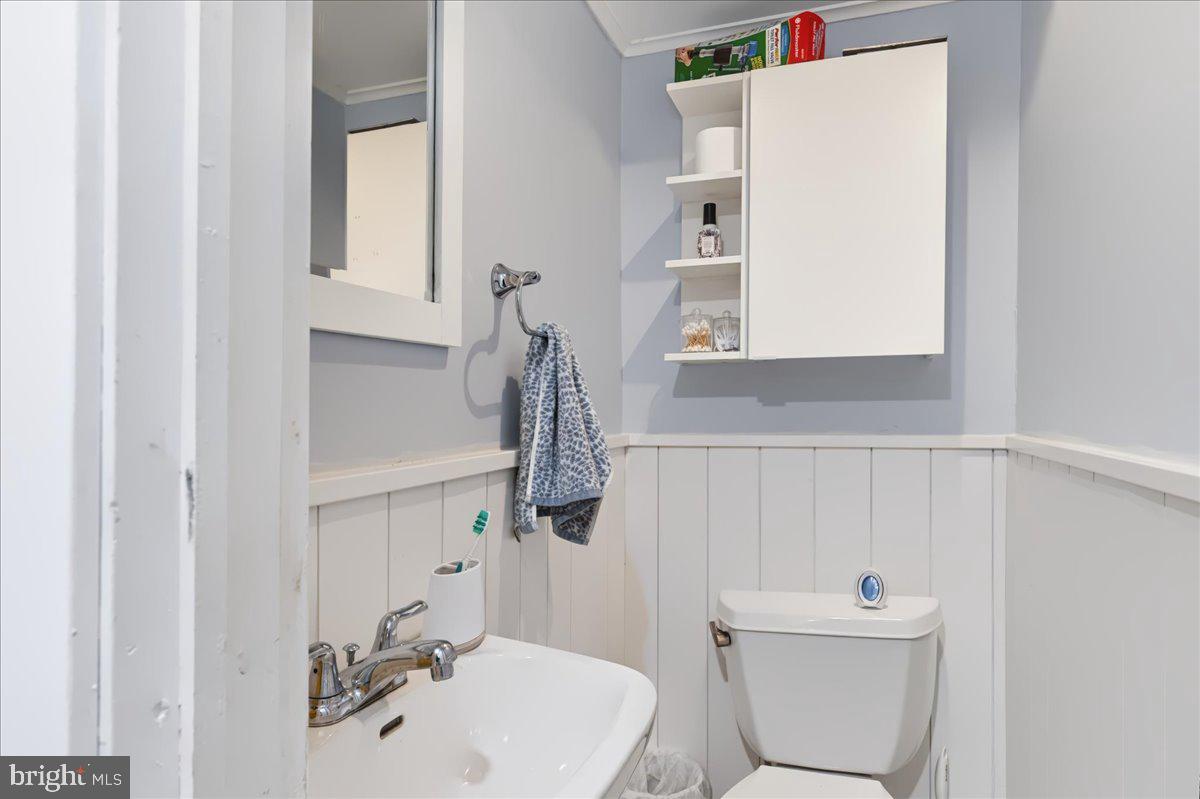 1803 Gravers Ln Property Photo 23