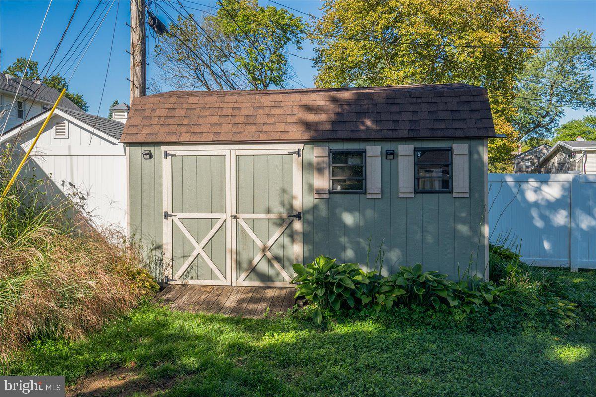 1803 Gravers Ln Property Photo 25