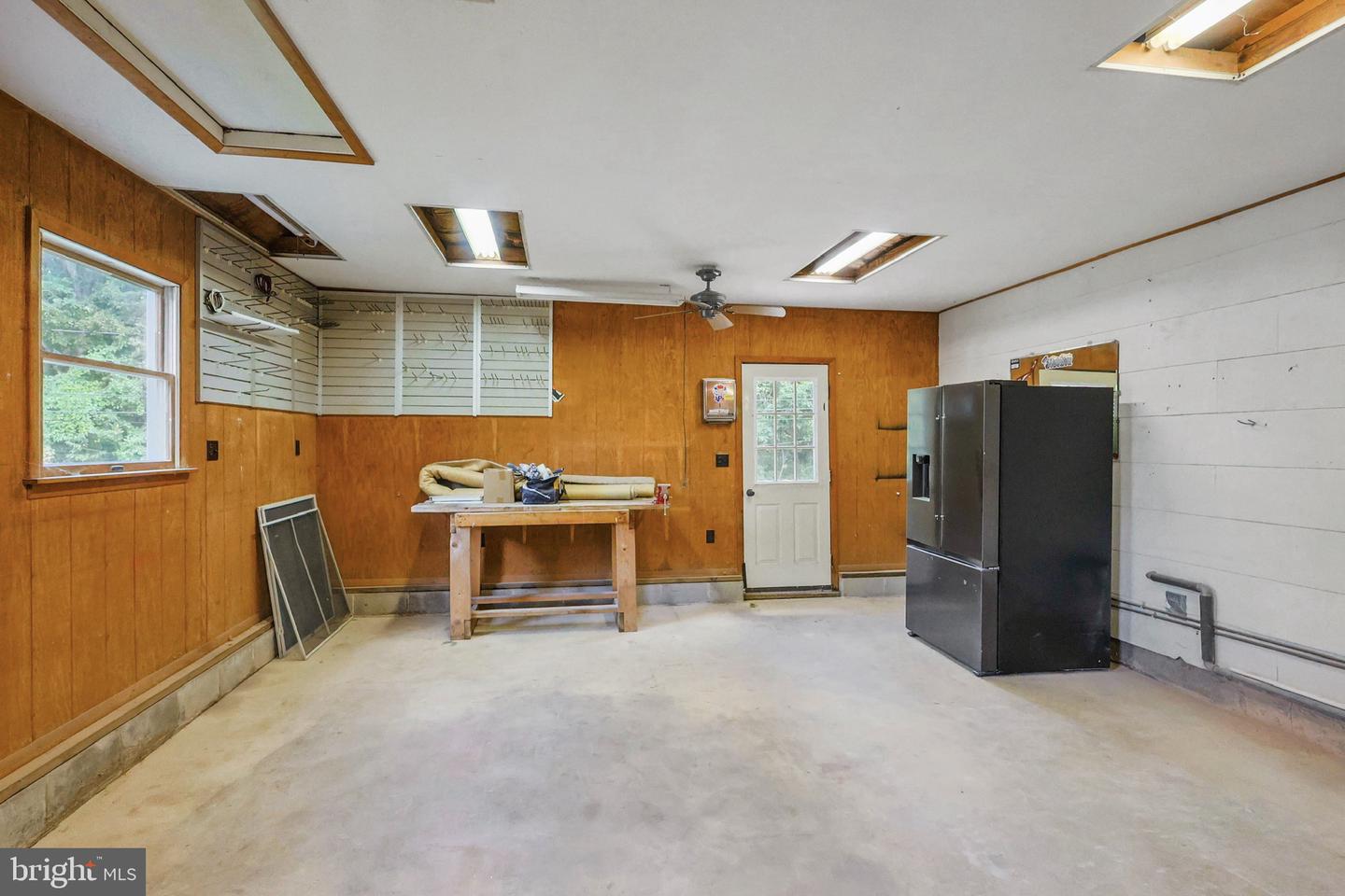 703 Shue Dr Property Photo 35