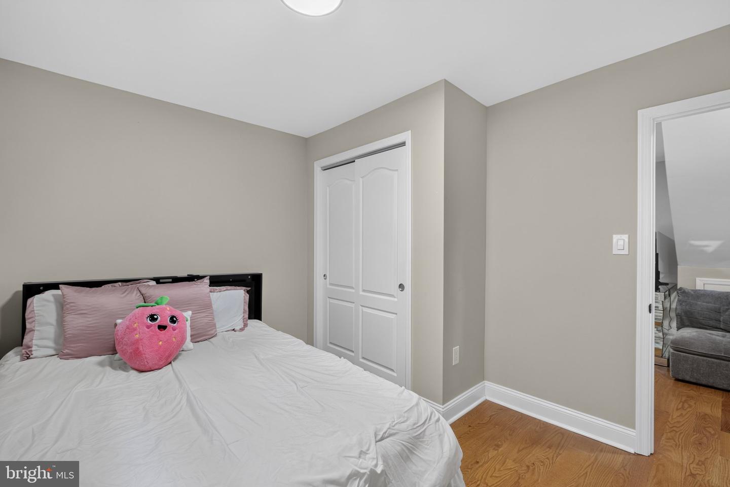 109 E 40th St Property Photo 18