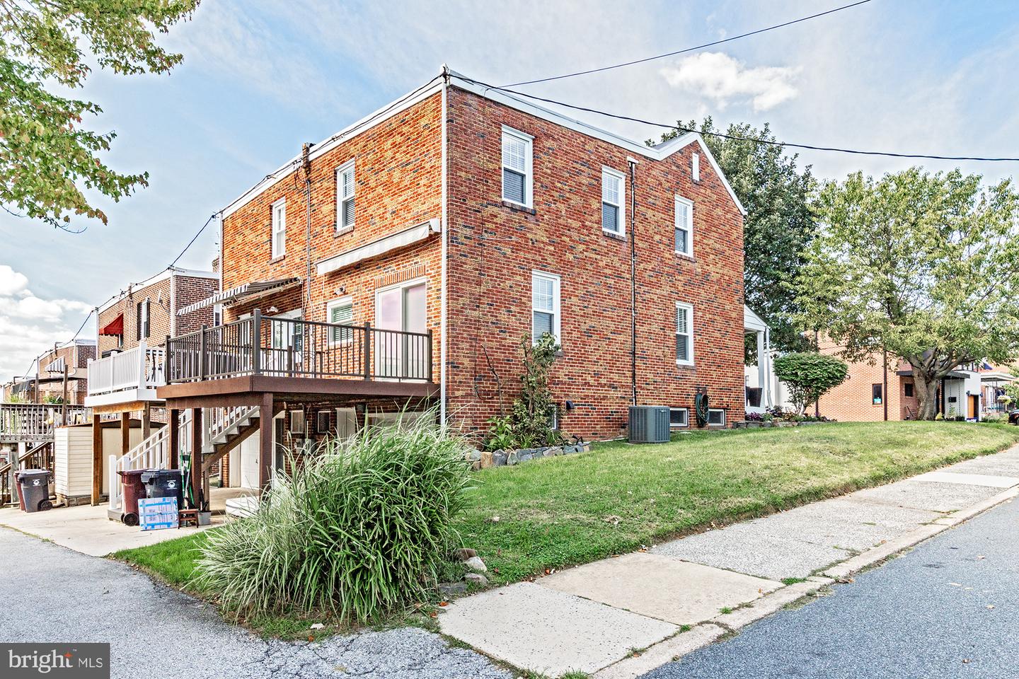 1700 Beech St Property Photo 3