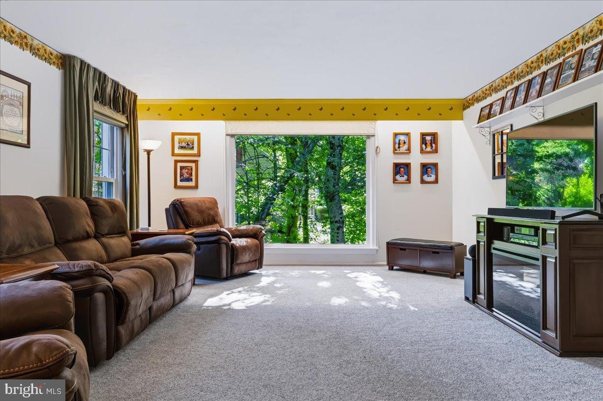 12 Broadbent Rd Property Photo 4