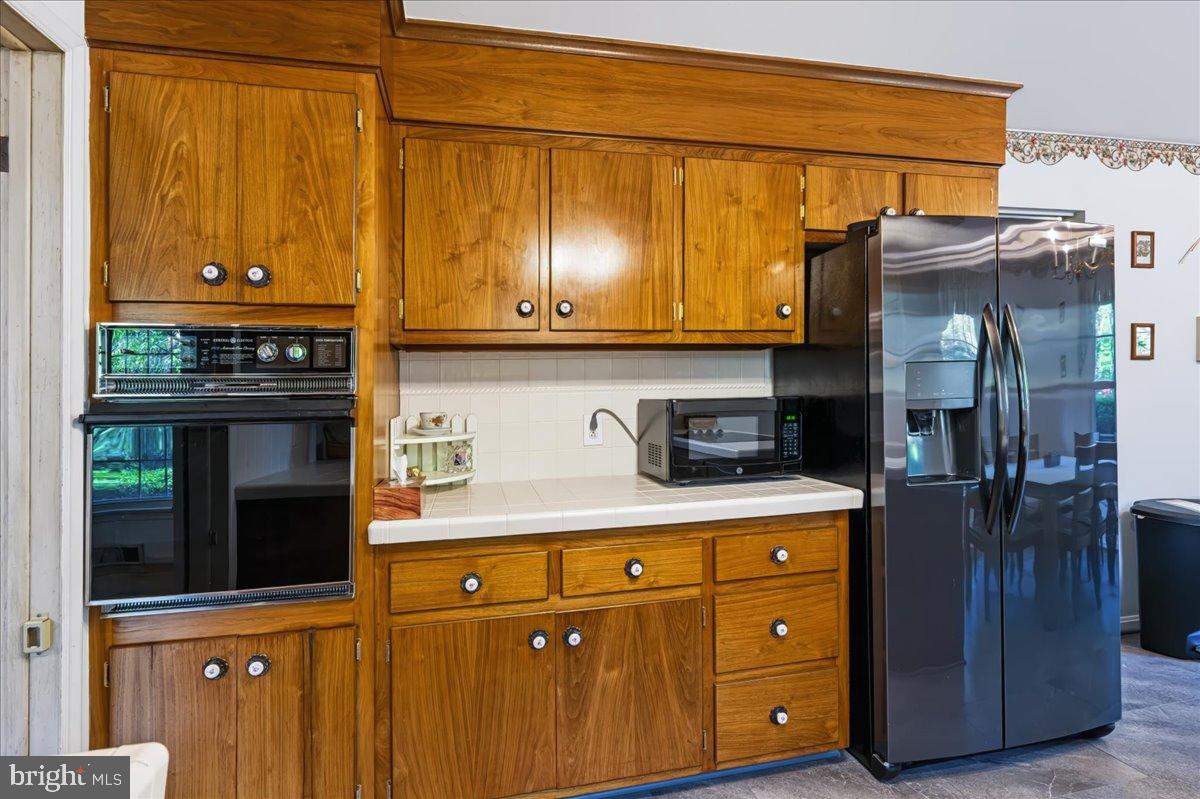 12 Broadbent Rd Property Photo 9