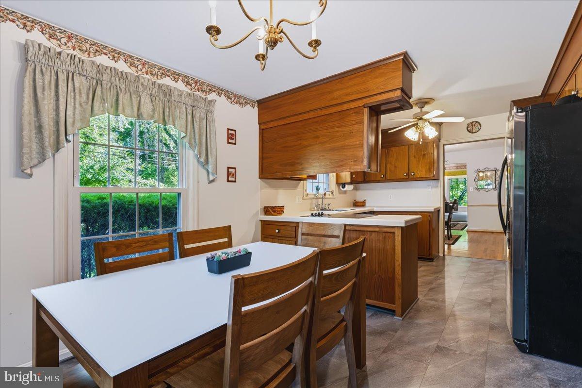 12 Broadbent Rd Property Photo 12
