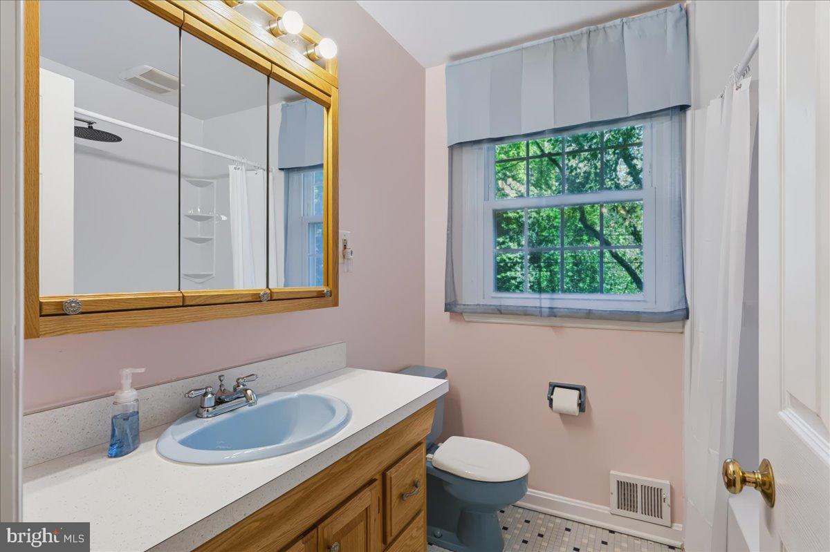 12 Broadbent Rd Property Photo 27