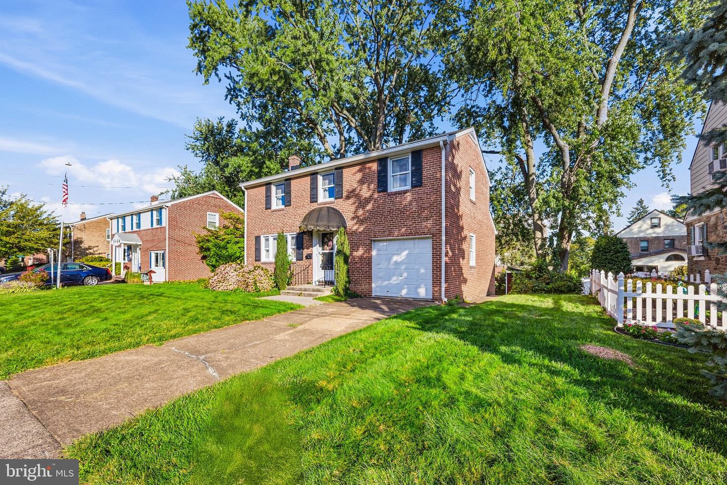706 Woodside Ave Property Photo 3
