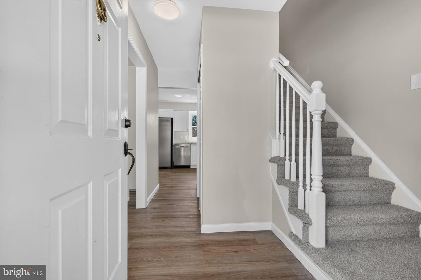 5 Firethorn Ct Property Photo 5