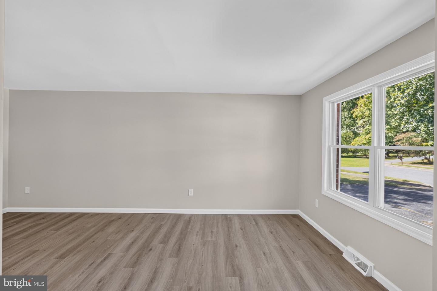 5 Firethorn Ct Property Photo 7