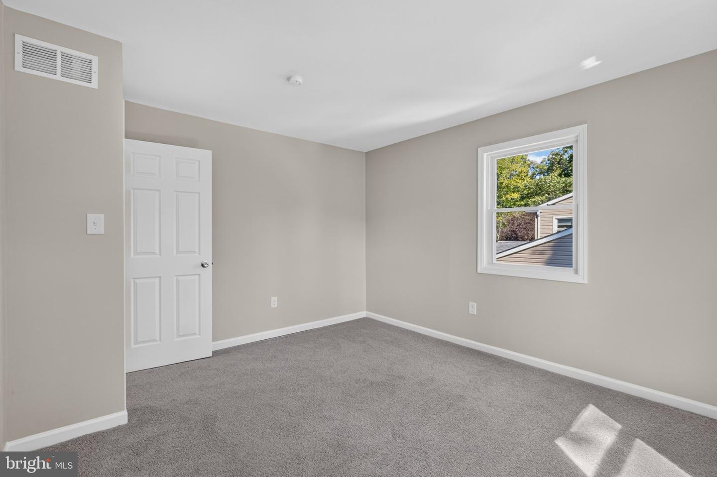 5 Firethorn Ct Property Photo 33