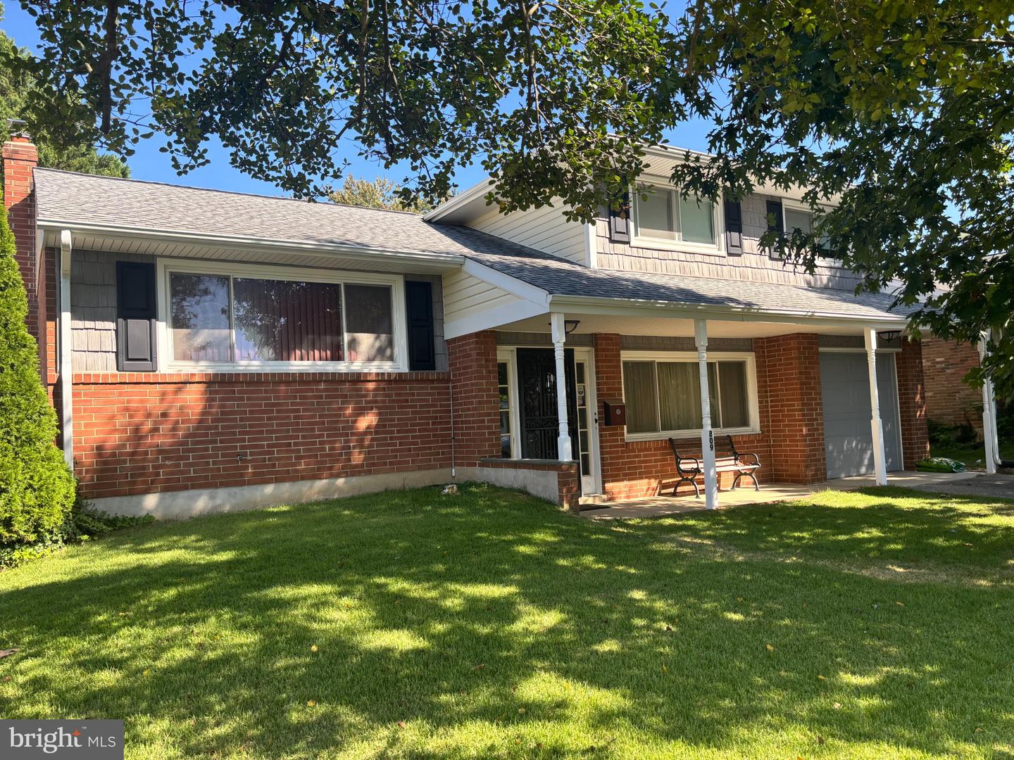 809 S VERNON ST Property Photo 1