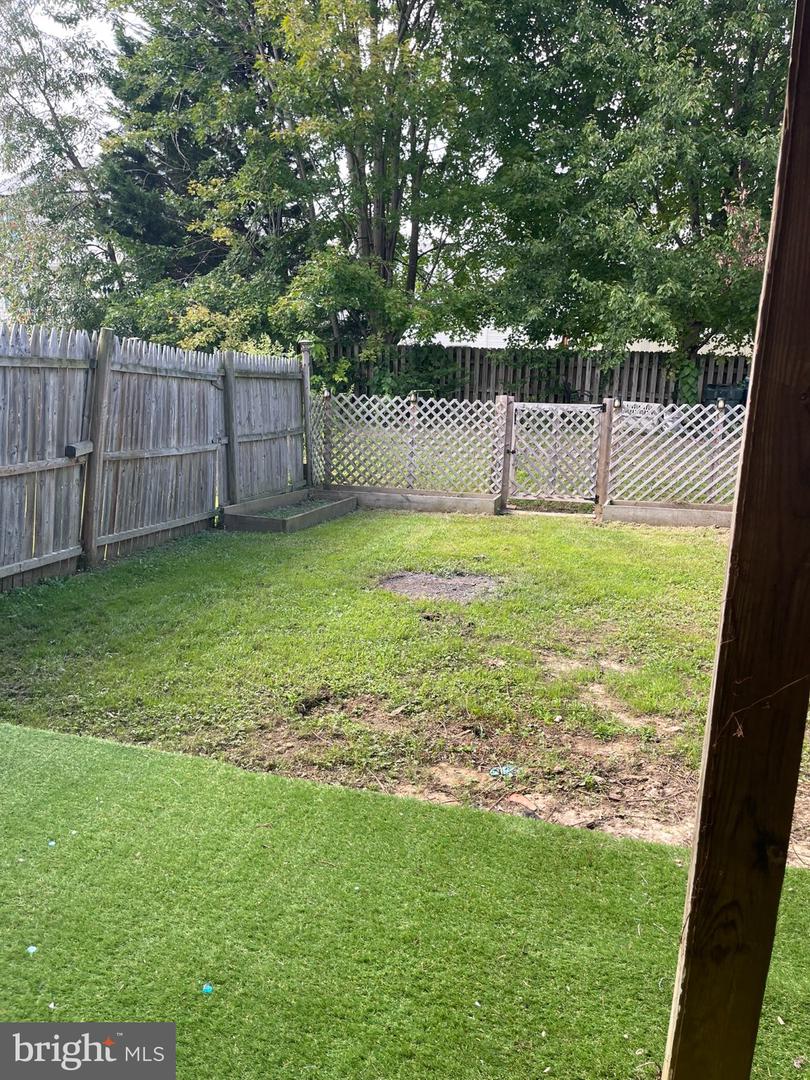 39 Lisa Dr Property Photo 10