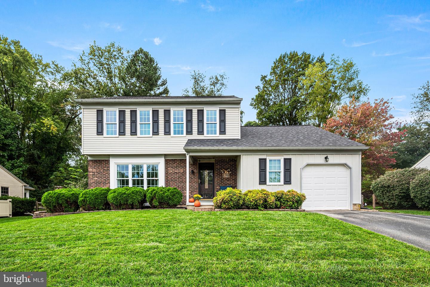 27 WINDING HILL DR Property Photo 1