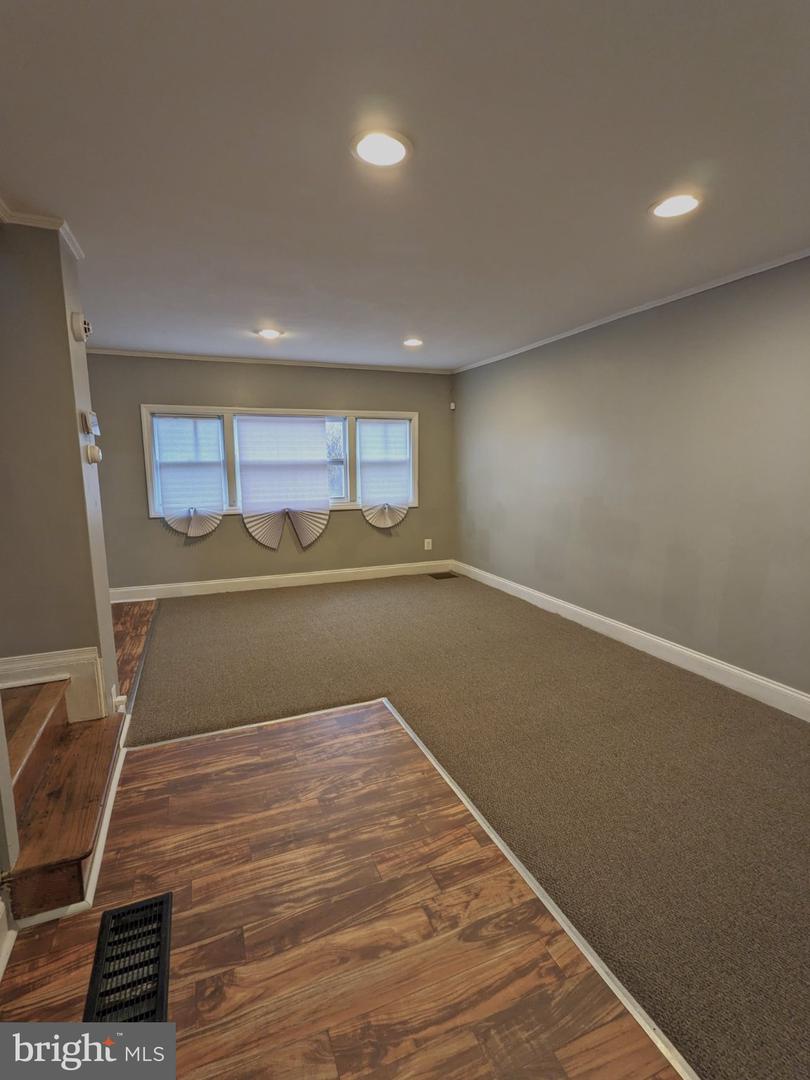 30 Bedford Dr Property Photo 2