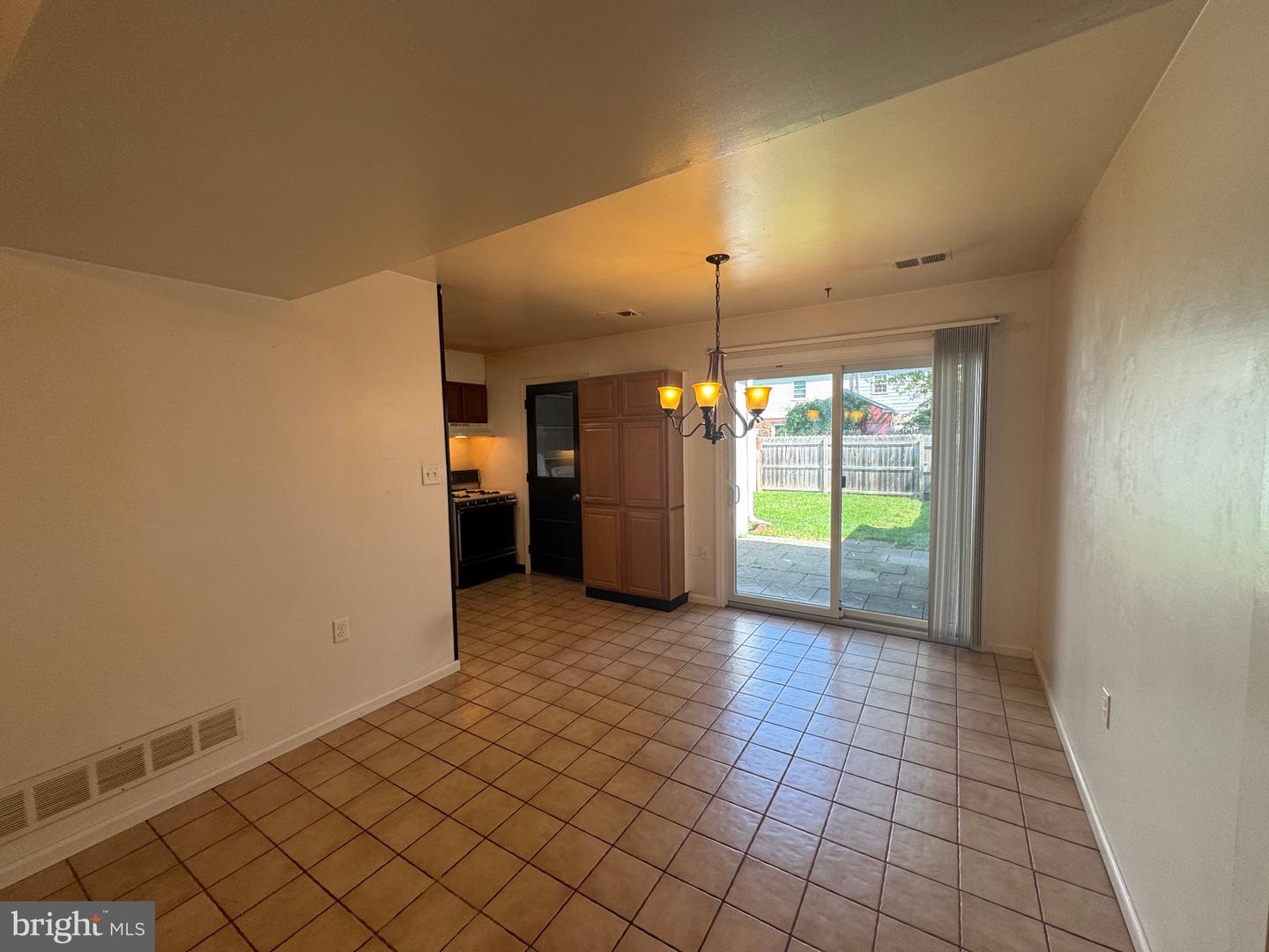 18 Patrick Henry Ct Property Photo 4