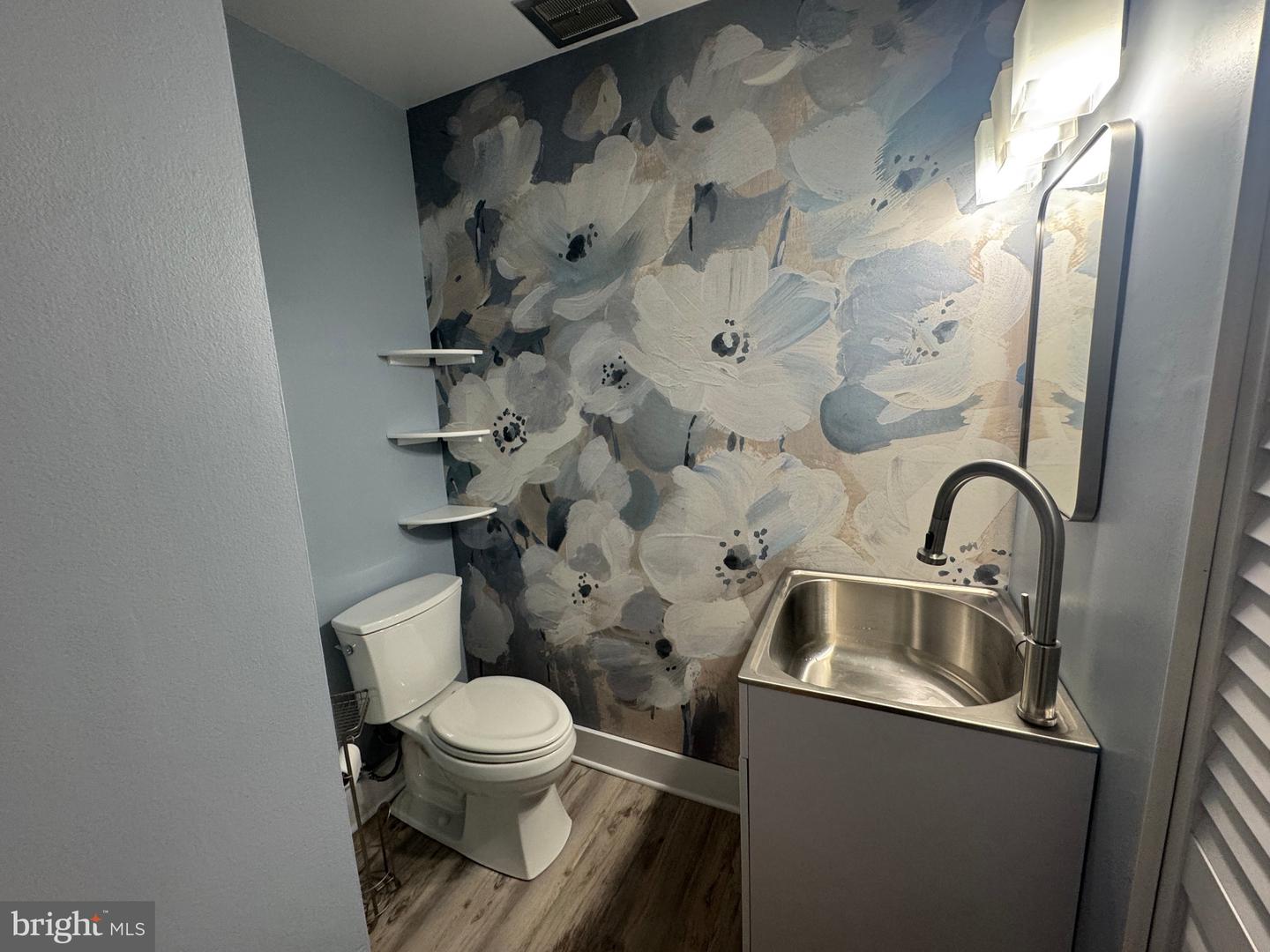 18 Patrick Henry Ct Property Photo 8