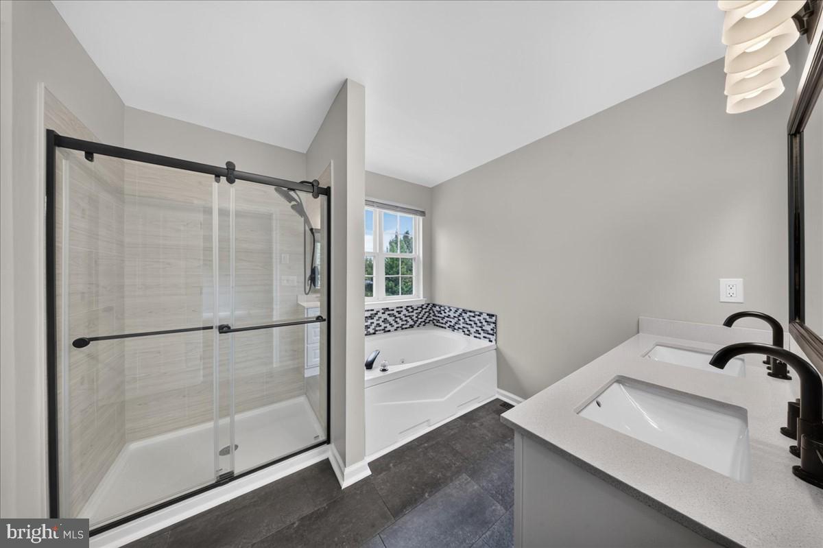 4 Travertine Ct Property Photo 32