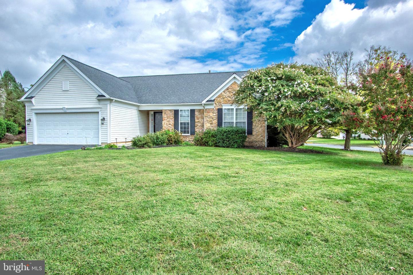 1 WEISKOPF CIR Property Photo 1