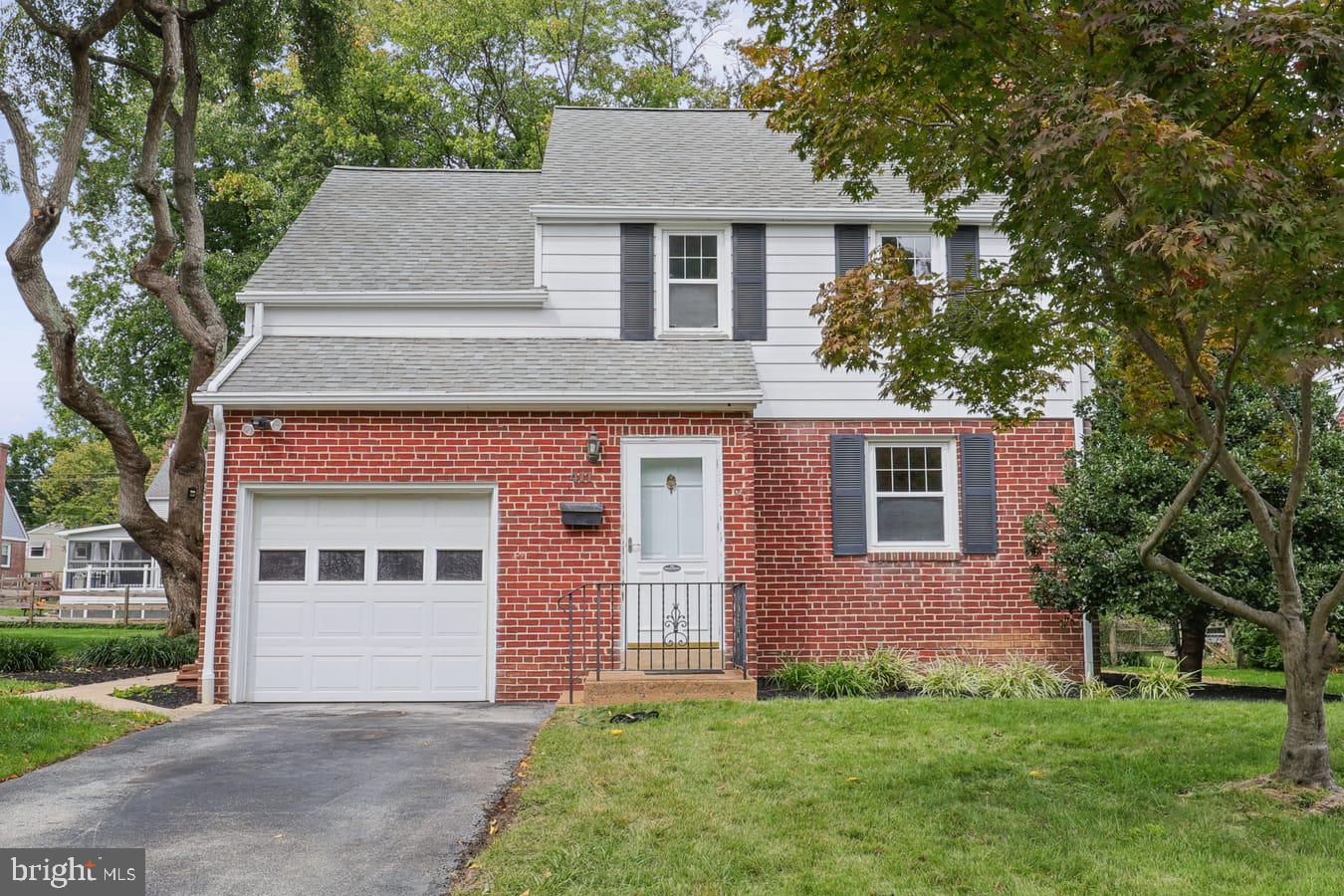 411 GOODLEY RD Property Photo 1