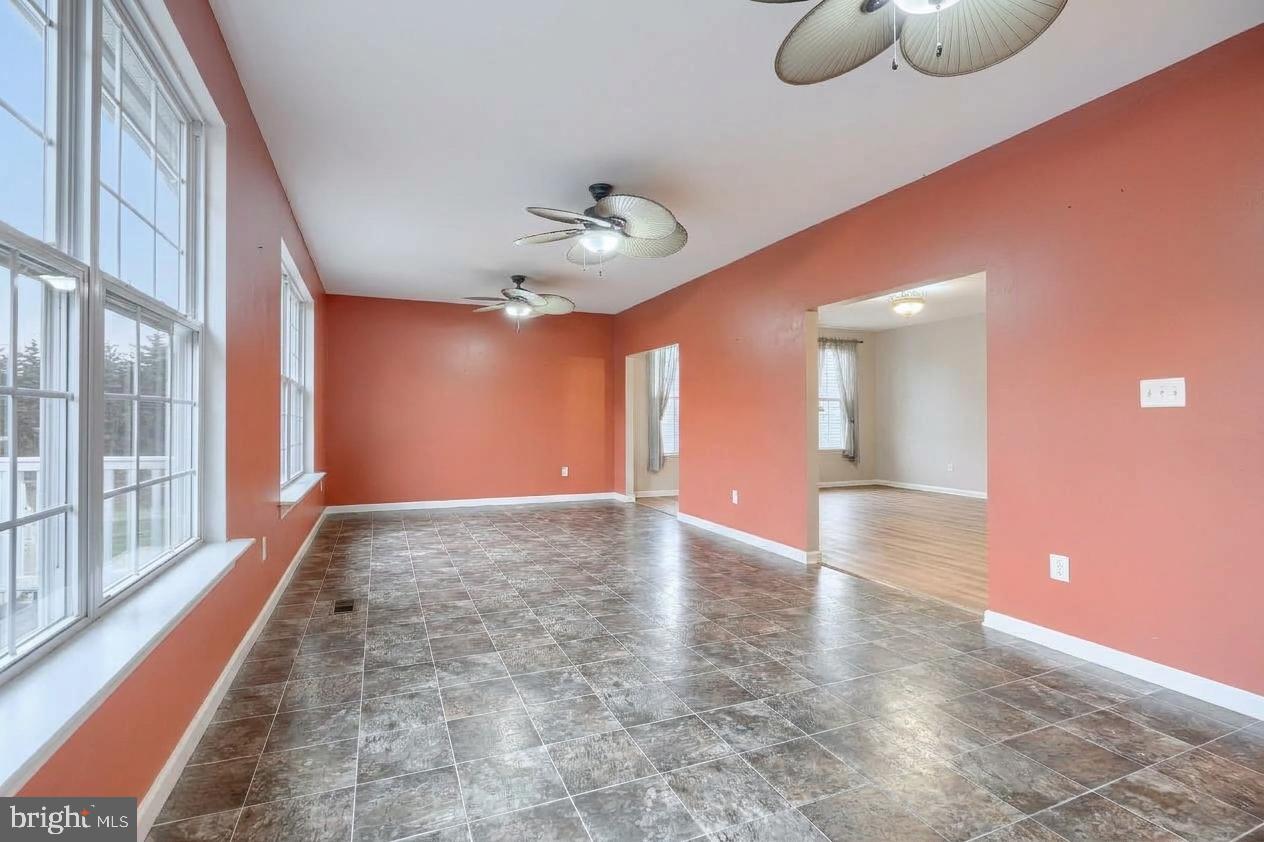 420 Winterberry Dr Property Photo 23