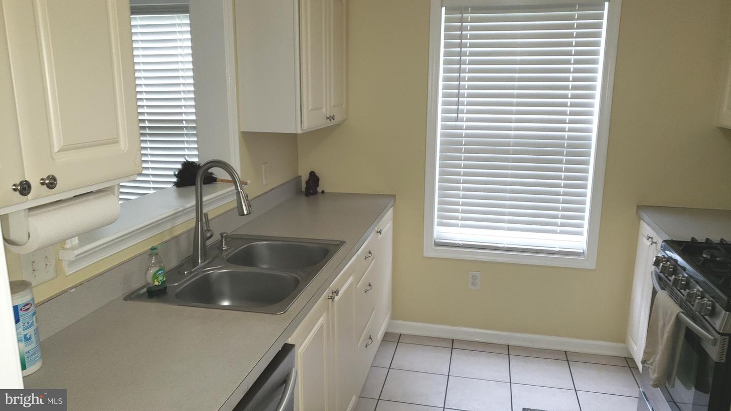 527 Red Bud Ct Property Photo 5