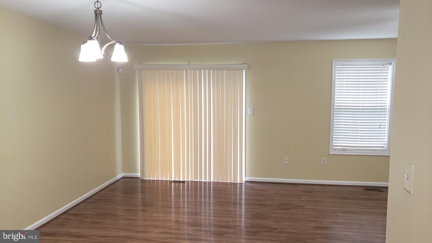 527 Red Bud Ct Property Photo 8