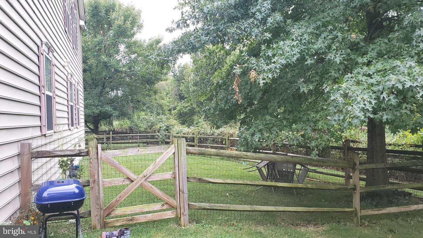 527 Red Bud Ct Property Photo 16