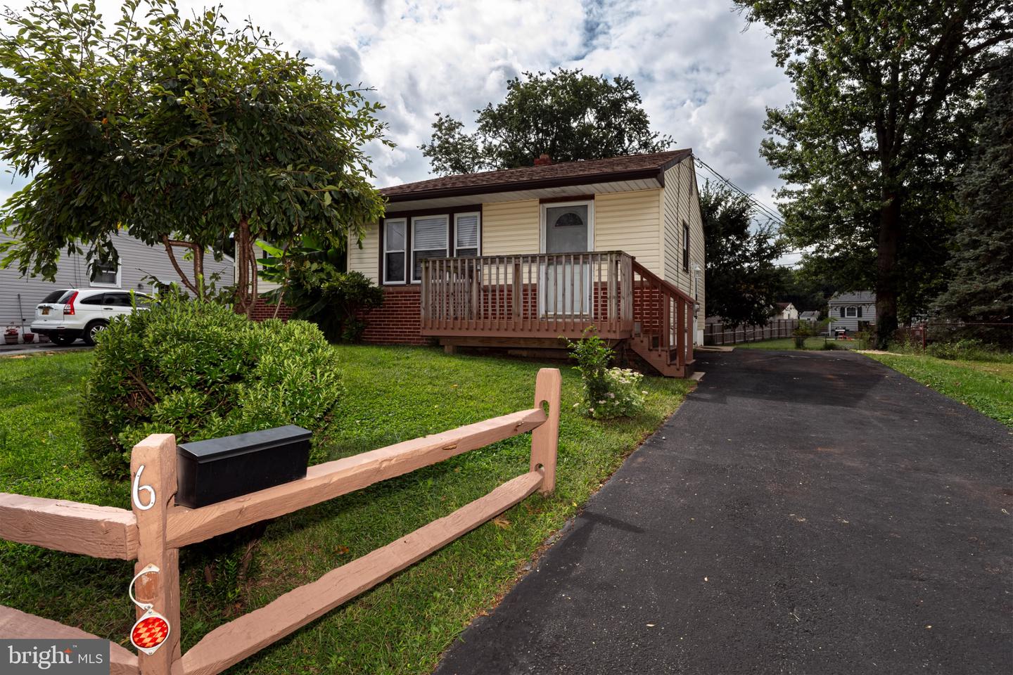 6 Abson Dr Property Photo 1